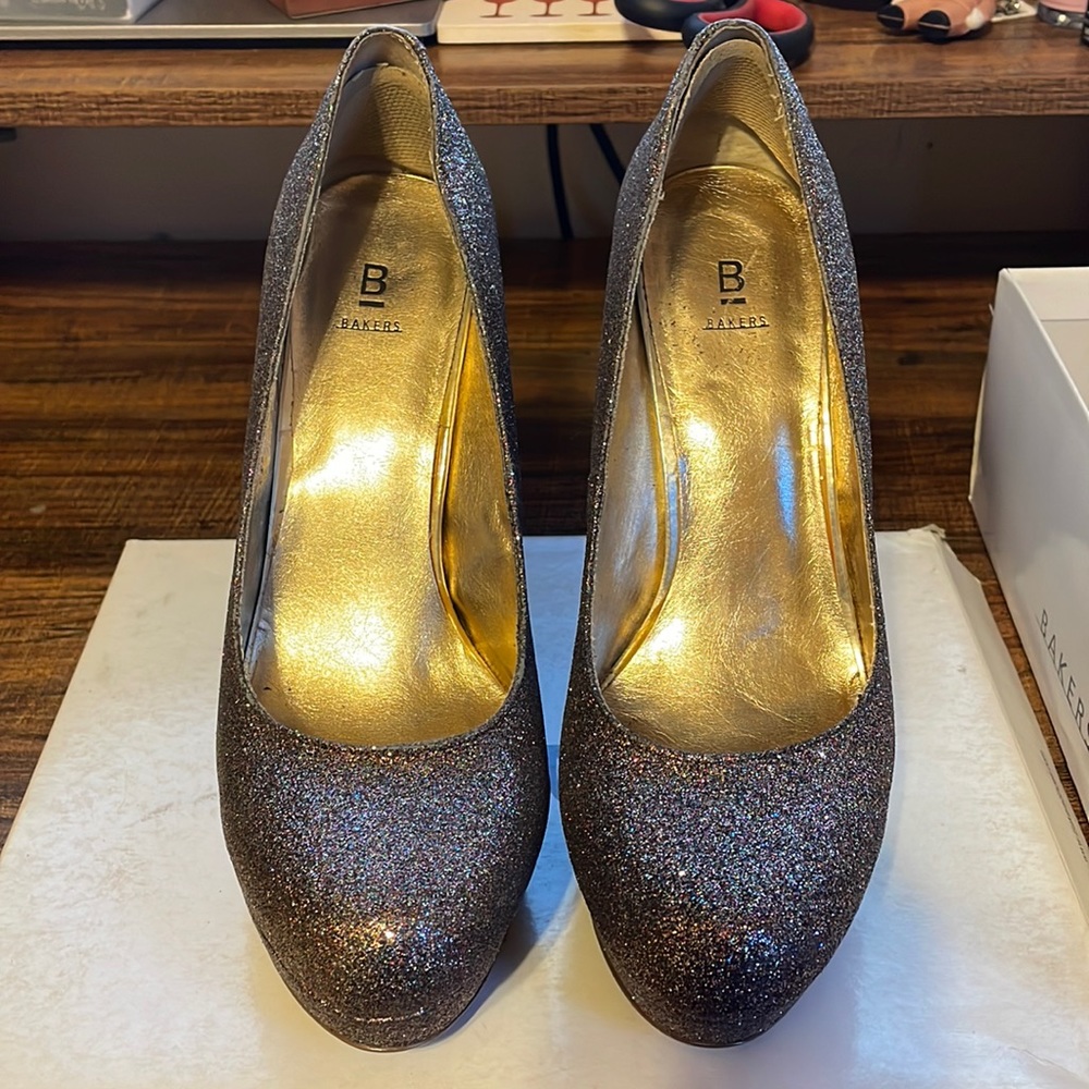Baker shoes, size 8, multi color.